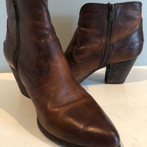 FRYE leather bootie
